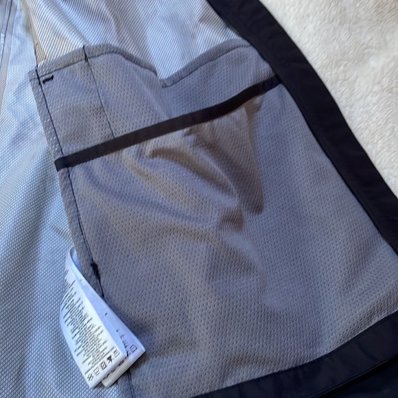 Lolë black raincoat size S - Picture 9 of 10